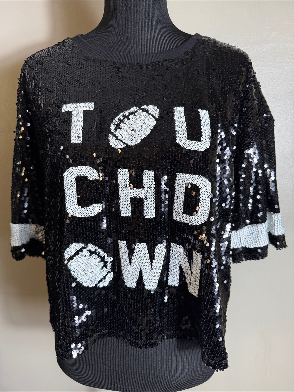 Le Lis Collection Black Sequin 'Touchdown' Football Graphic Top Sz XL